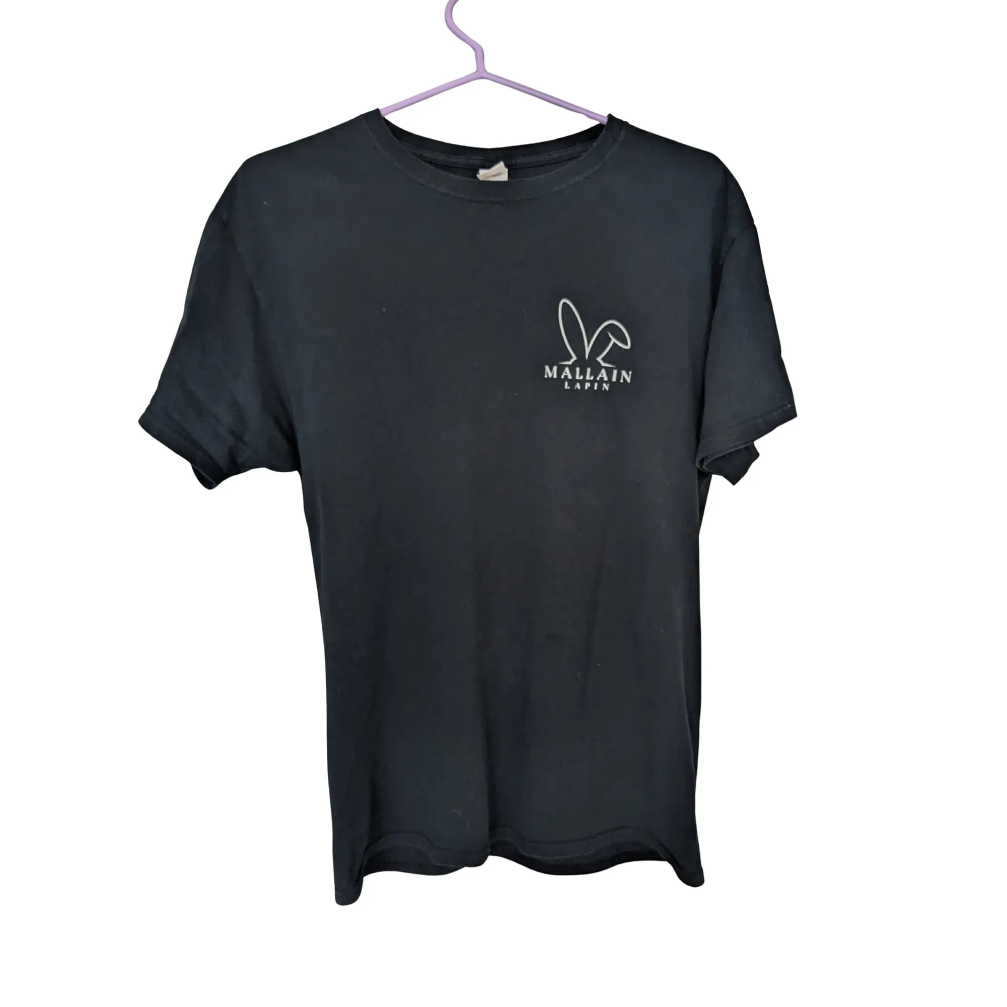 T-shirt noir Mallain Lapin, petit logo blanc sur la poitrine